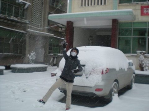 我的兄弟我的团---茂县项目人员在风雪中 - 笨鸟的天空--品格飞扬 - 笨鸟的天空---品格飞扬
