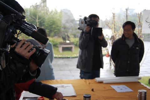 成都第五届梅花节迎春书画及插花艺术展（图片） - 笨鸟的天空--品格飞扬 - 笨鸟的天空---品格飞扬